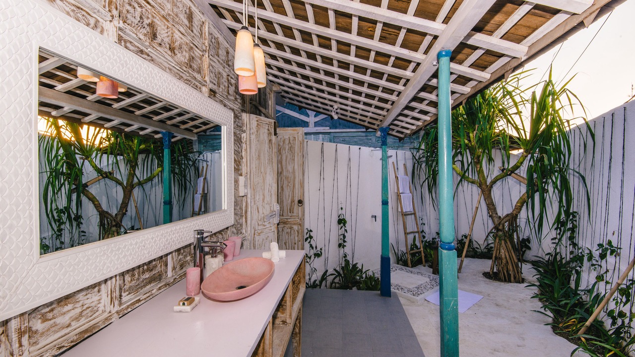 Photo of Bathroom in Mushroom Bay