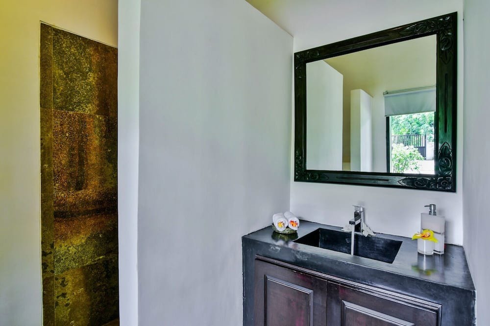 Photo of Bathroom in Kalibukbuk