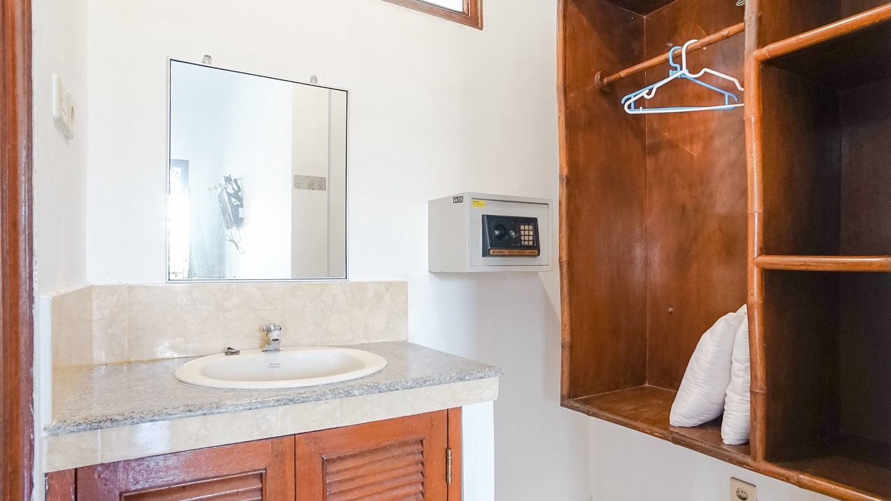 Photo of Bathroom in Sunset Road