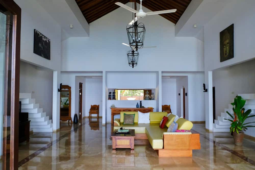 Photo of Livingroom in Bukti
