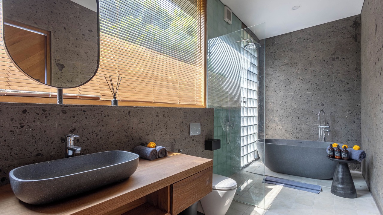 Photo of Bathroom in Suraberata