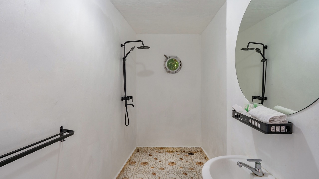 Photo of Bathroom in Ceningan Island