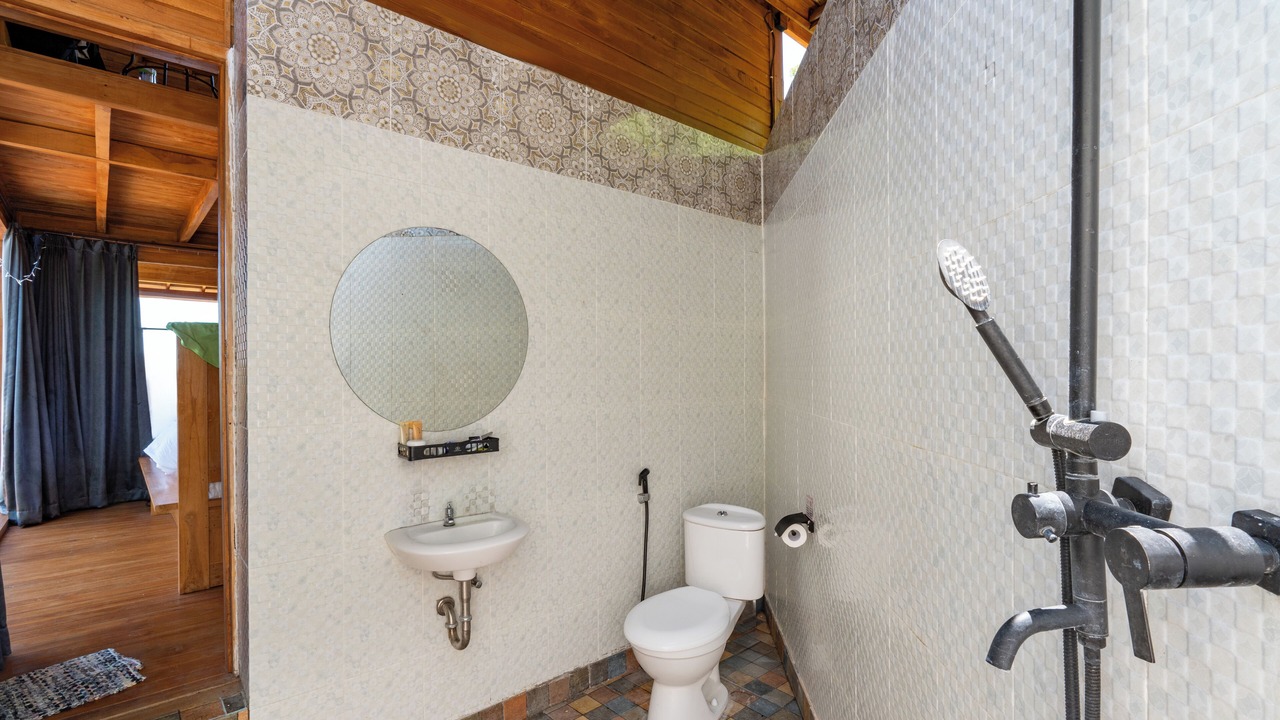 Photo of Bathroom in Ceningan Island