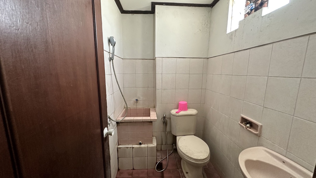 Photo of Bathroom in Cokroaminto