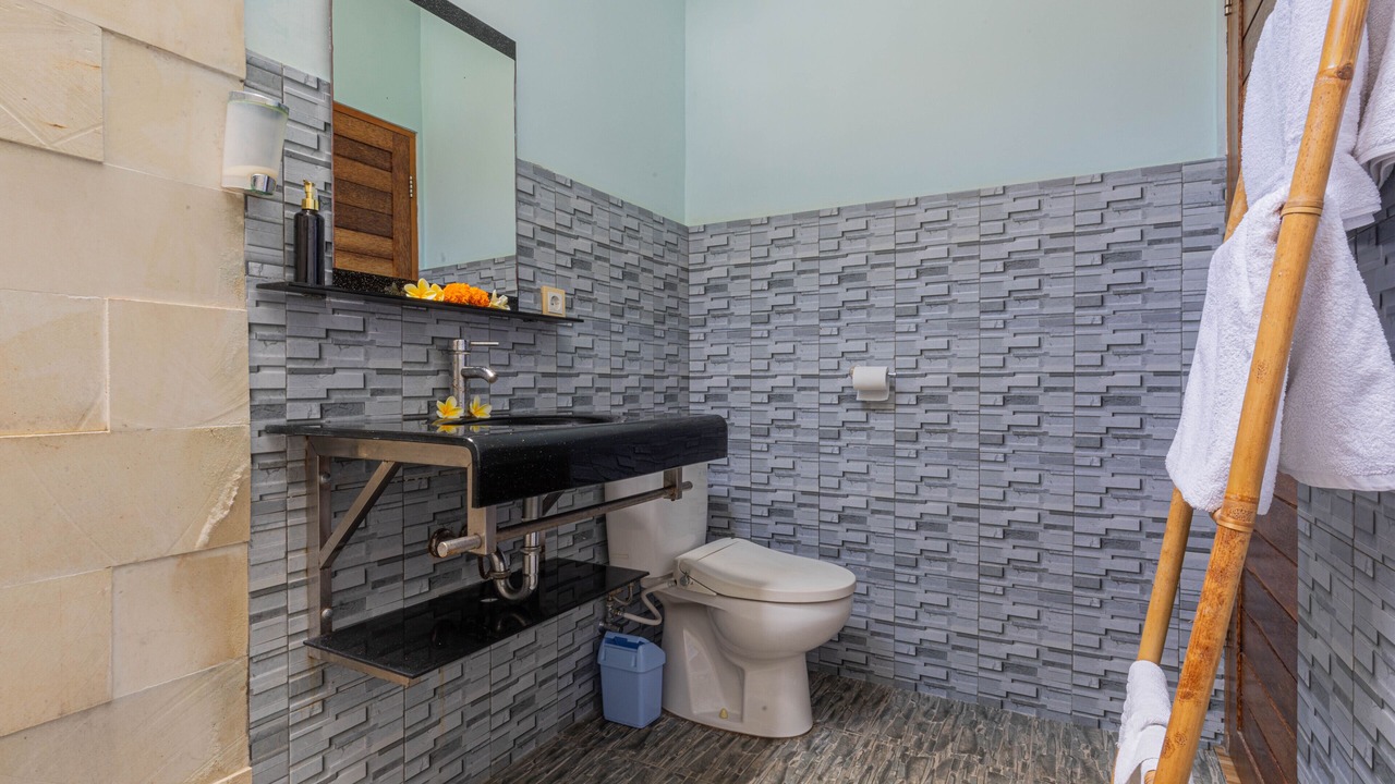 Photo of Bathroom in Klumpu