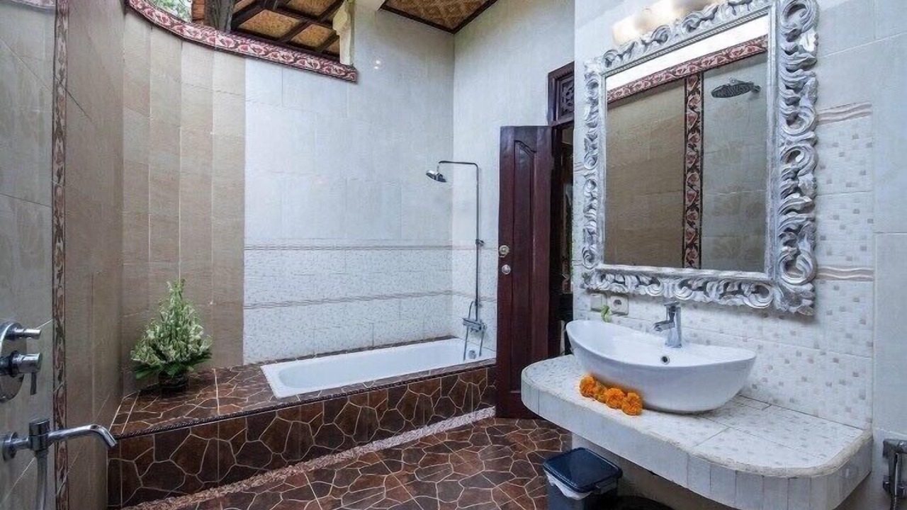 Photo of Bathroom in Sayan