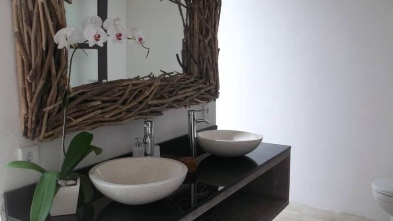 Photo of Bathroom in Bukti