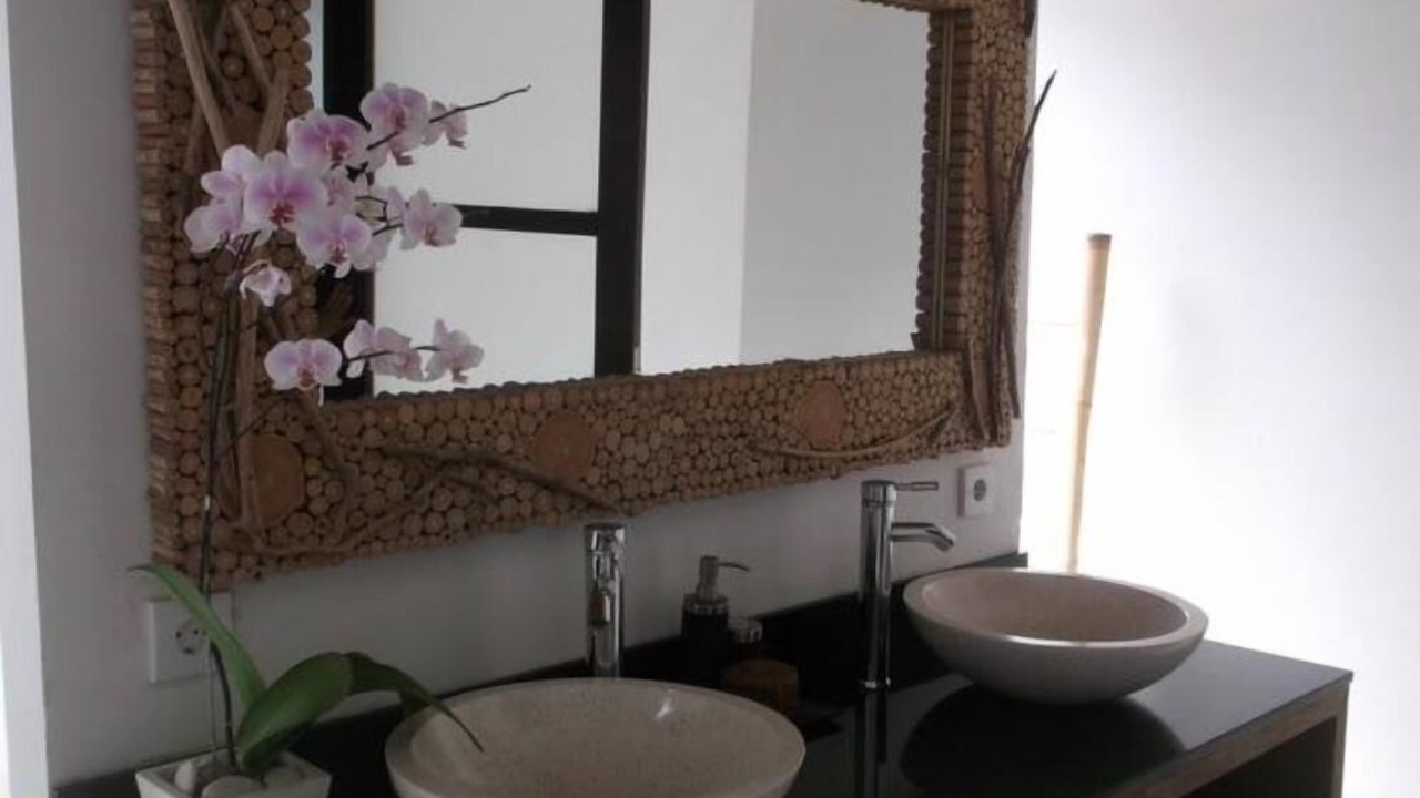 Photo of Bathroom in Bukti