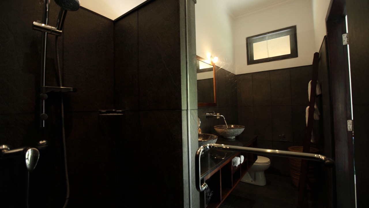 Photo of Bathroom in Dencarik