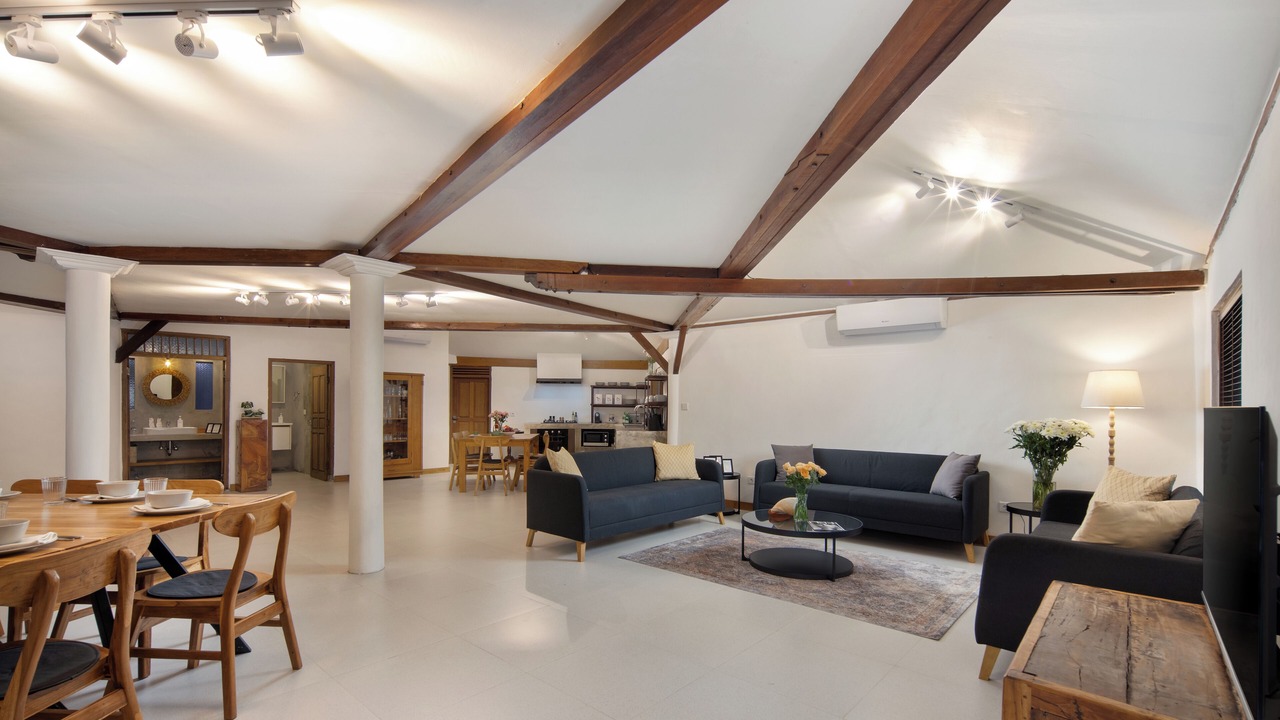 Photo of Livingroom in Drupadi