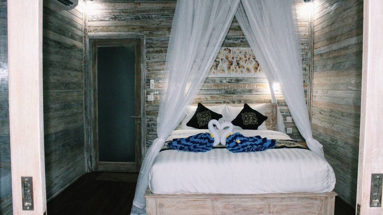 Photo of Bedroom in Mushroom Bay