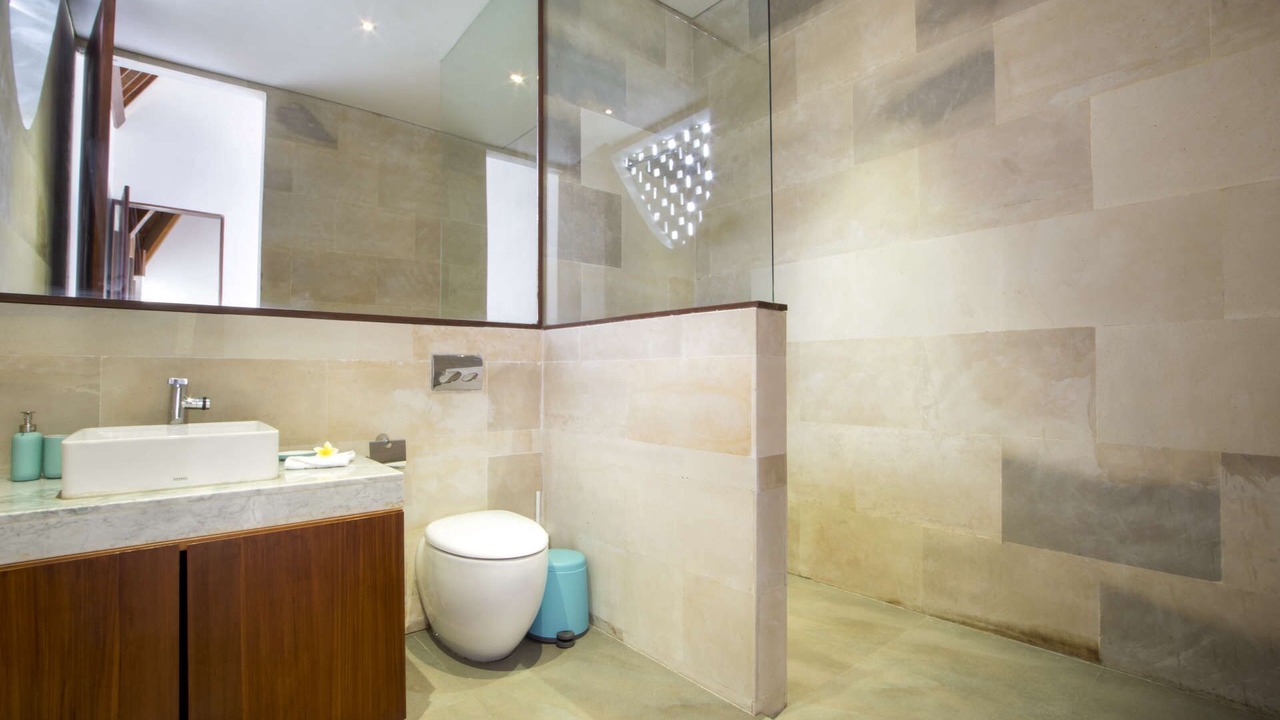 Photo of Bathroom in Petitenget