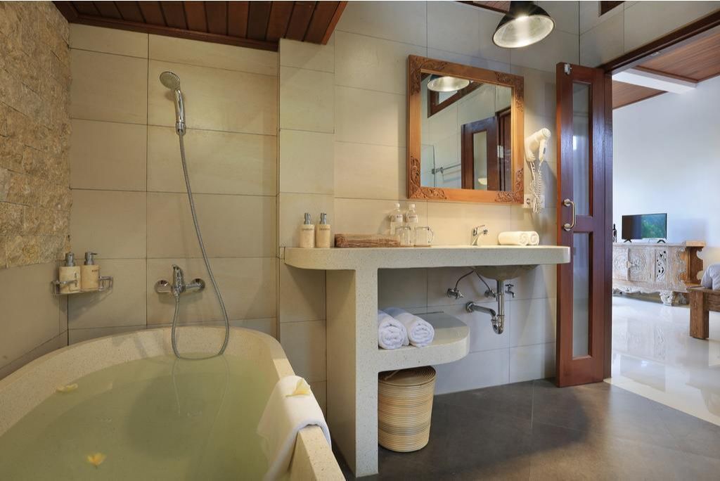 Photo of Bathroom in Petulu