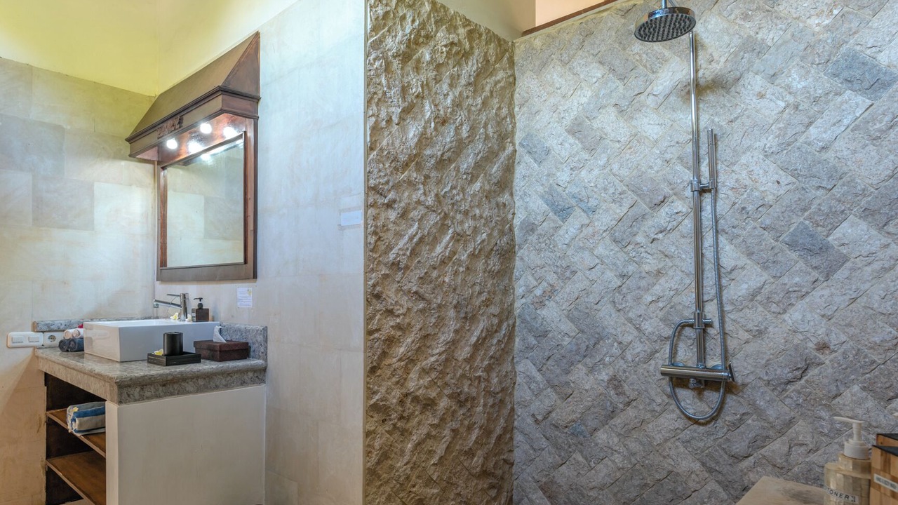 Photo of Bathroom in Banjar