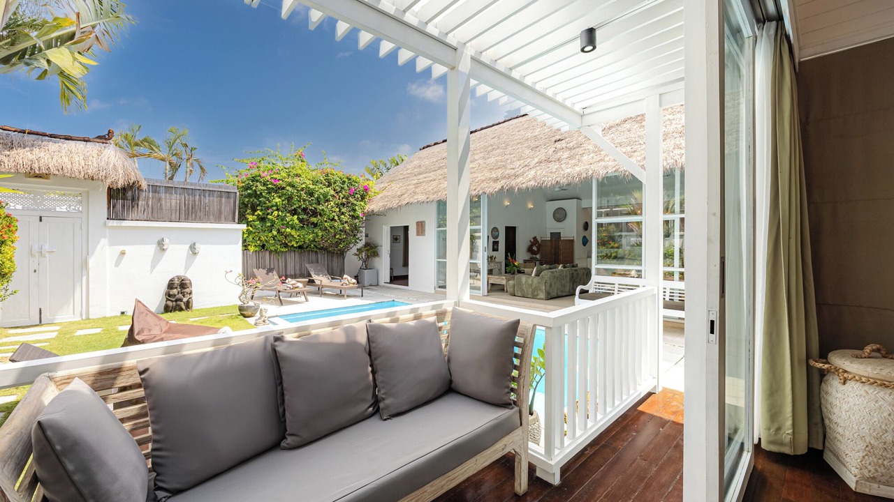Photo of Patio Balcony in Sunset Road