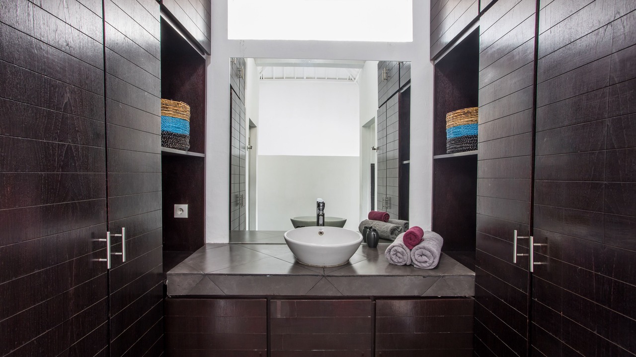 Photo of Bathroom in Laksmana