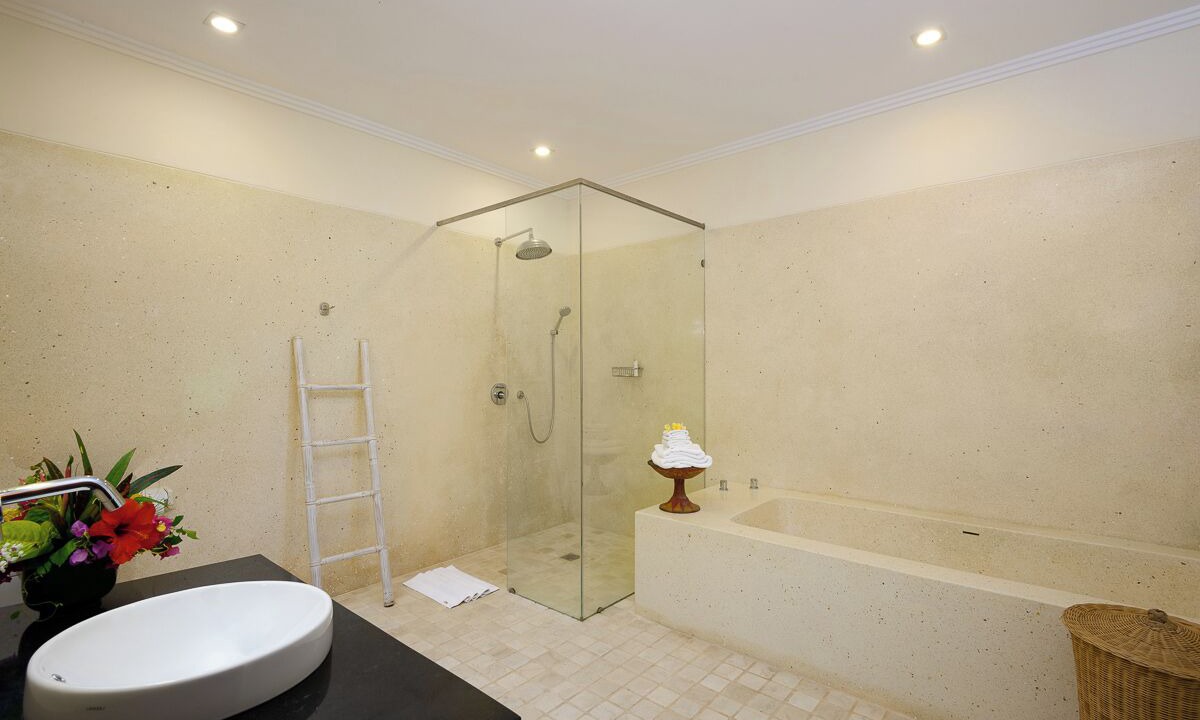 Photo of Bathroom in Suraberata