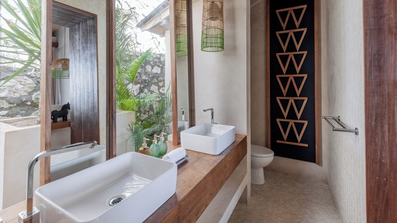 Photo of Bathroom in Ceningan Island