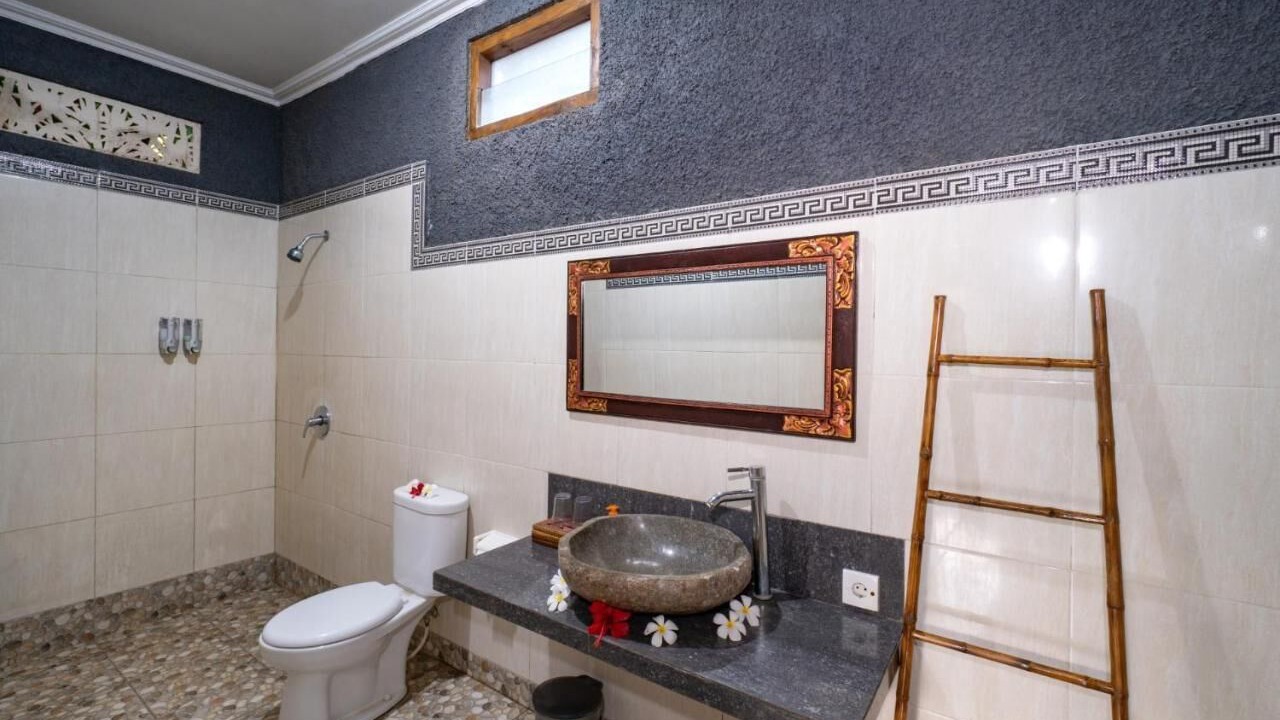 Photo of Bathroom in Mushroom Bay