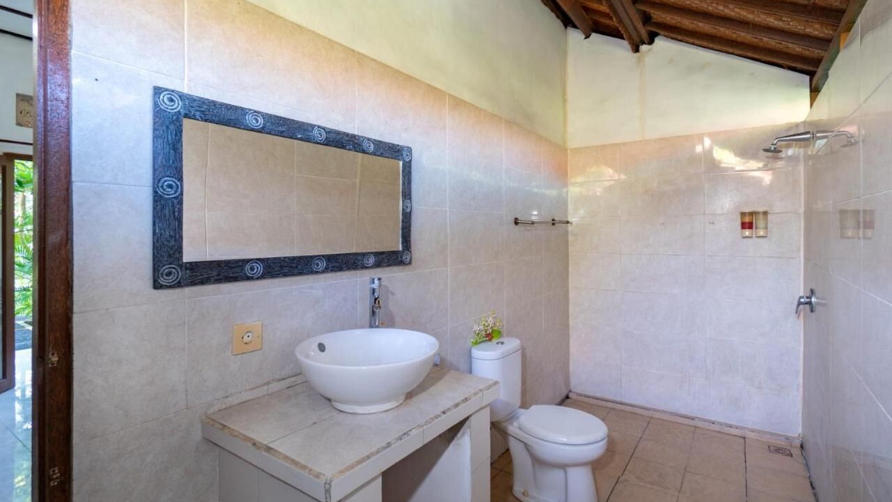 Photo of Bathroom in Mushroom Bay
