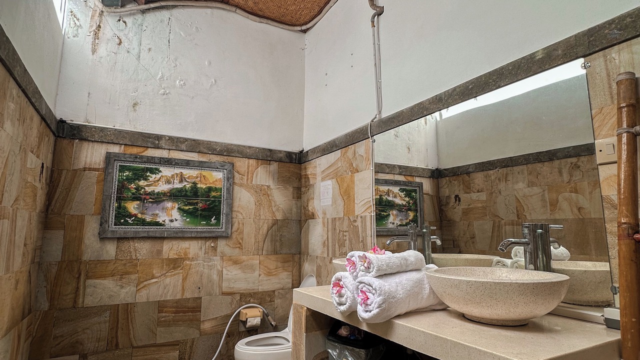 Photo of Bathroom in Bukti