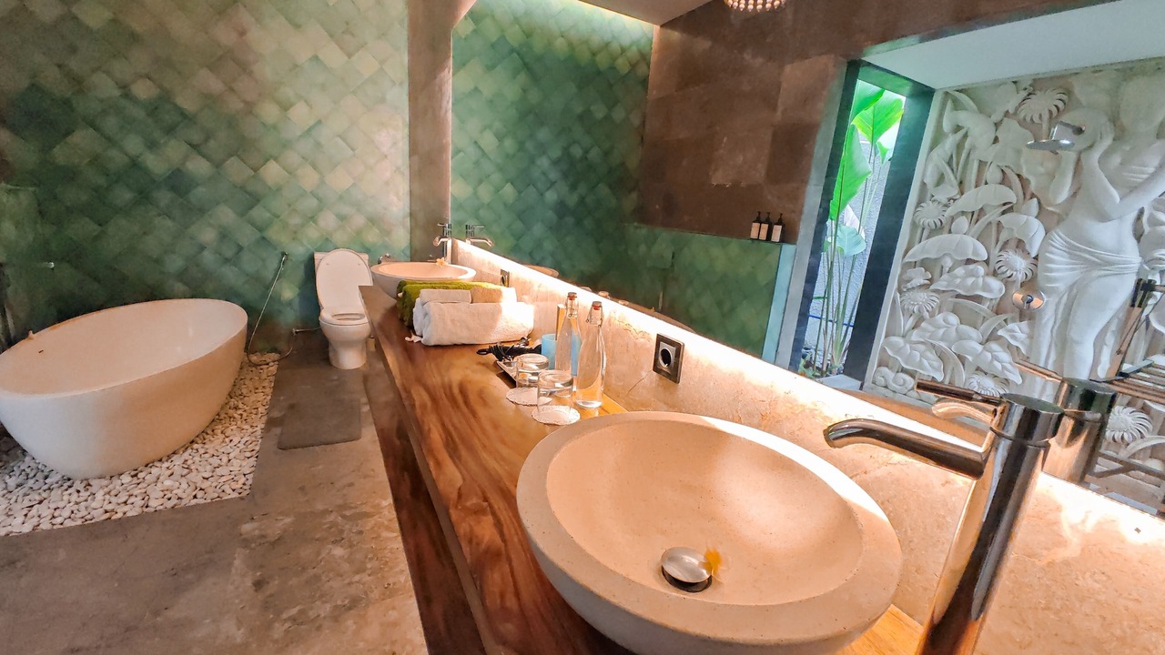 Photo of Bathroom in Abang
