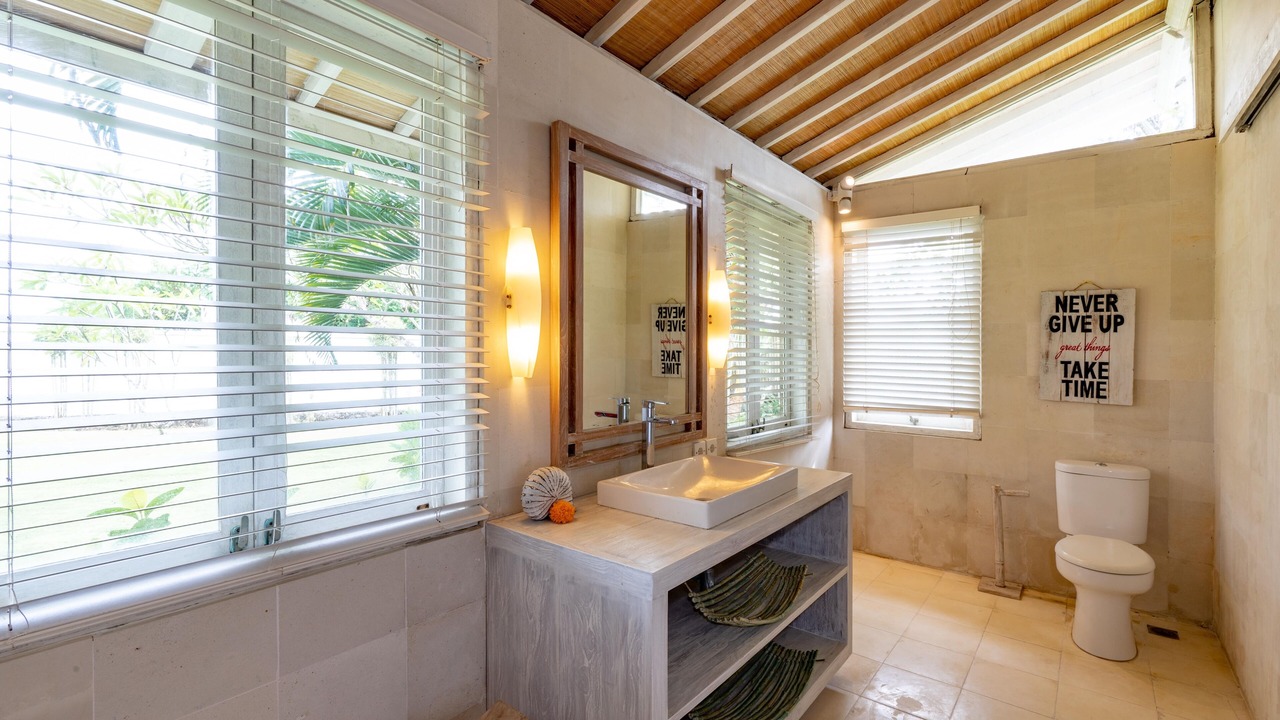 Photo of Bathroom in Jungut Batu