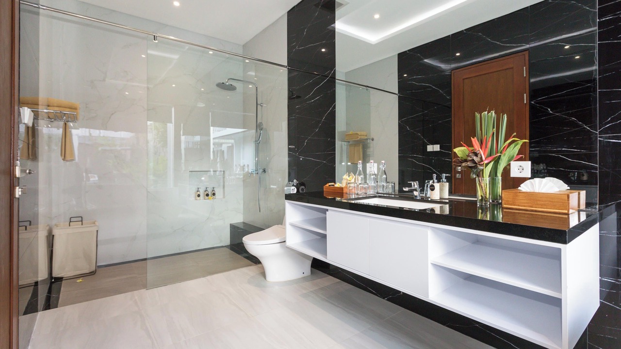 Photo of Bathroom in Sunset Road