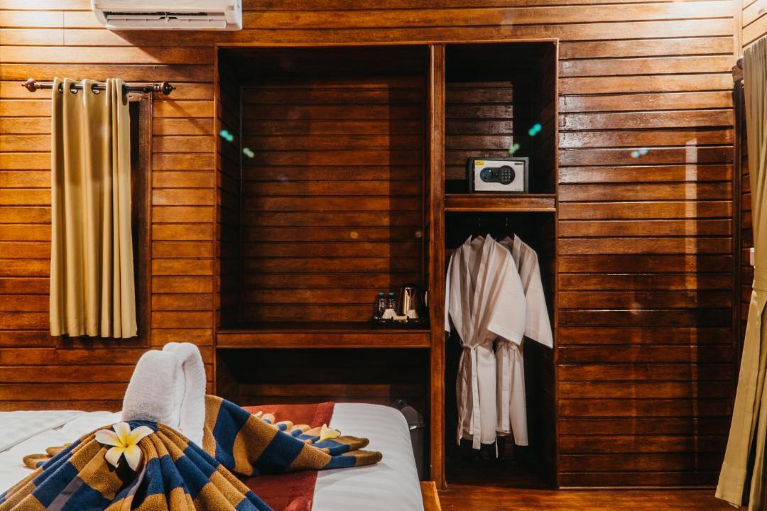 Photo of Bedroom in Mushroom Bay