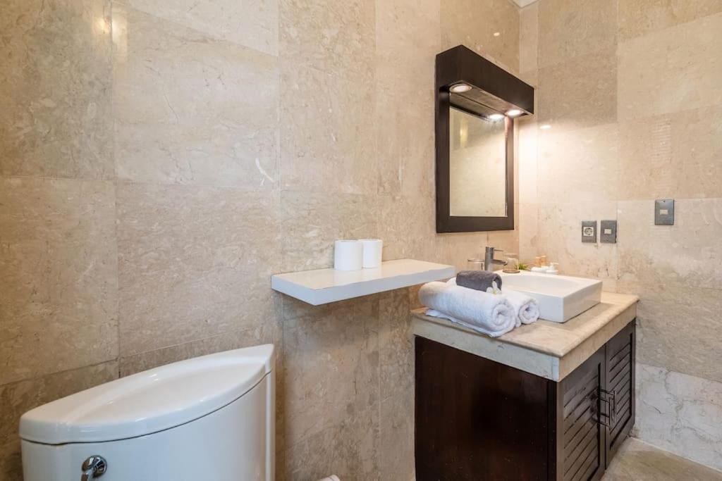 Photo of Bathroom in Petitenget