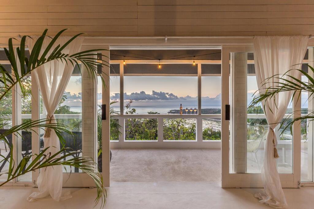 Photo of Patio Balcony in Ceningan Island