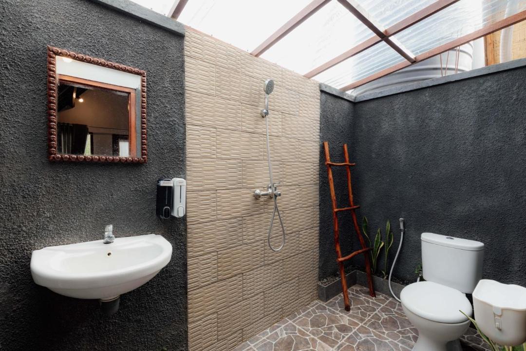 Photo of Bathroom in Botoemadeg