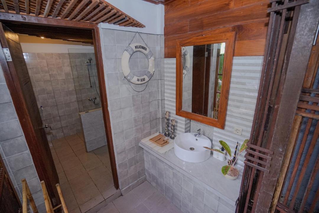 Photo of Bathroom in Mushroom Bay