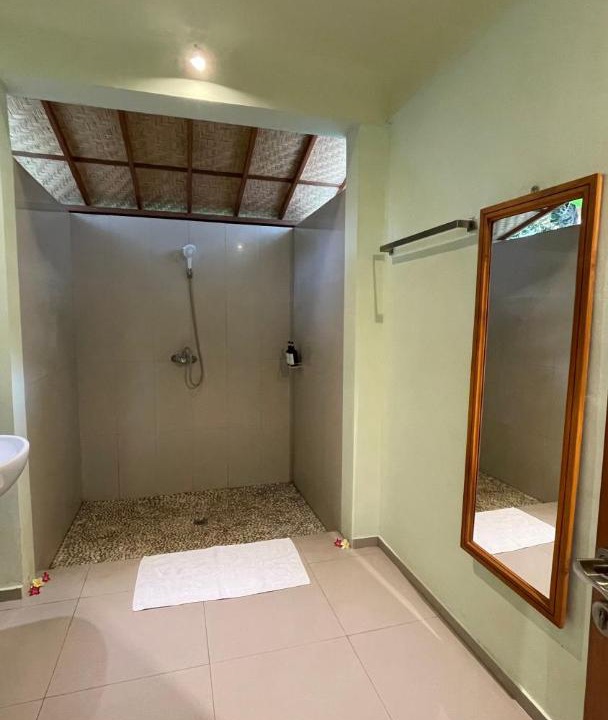 Photo of Bathroom in Sambirenteng