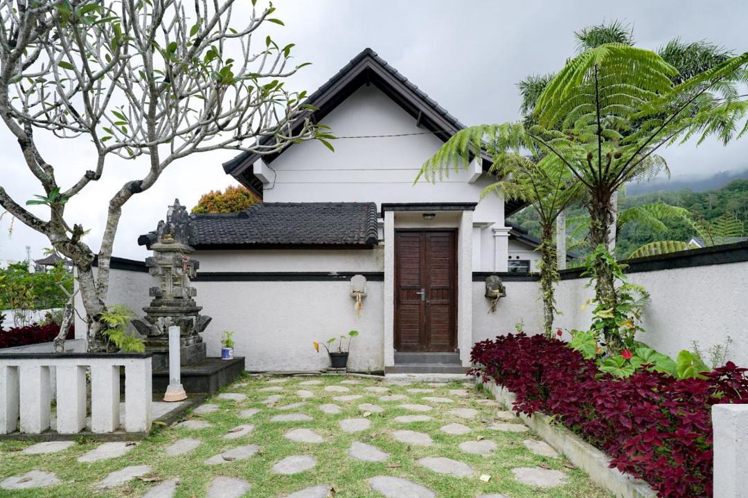 Photo of Buildings in Candikuning