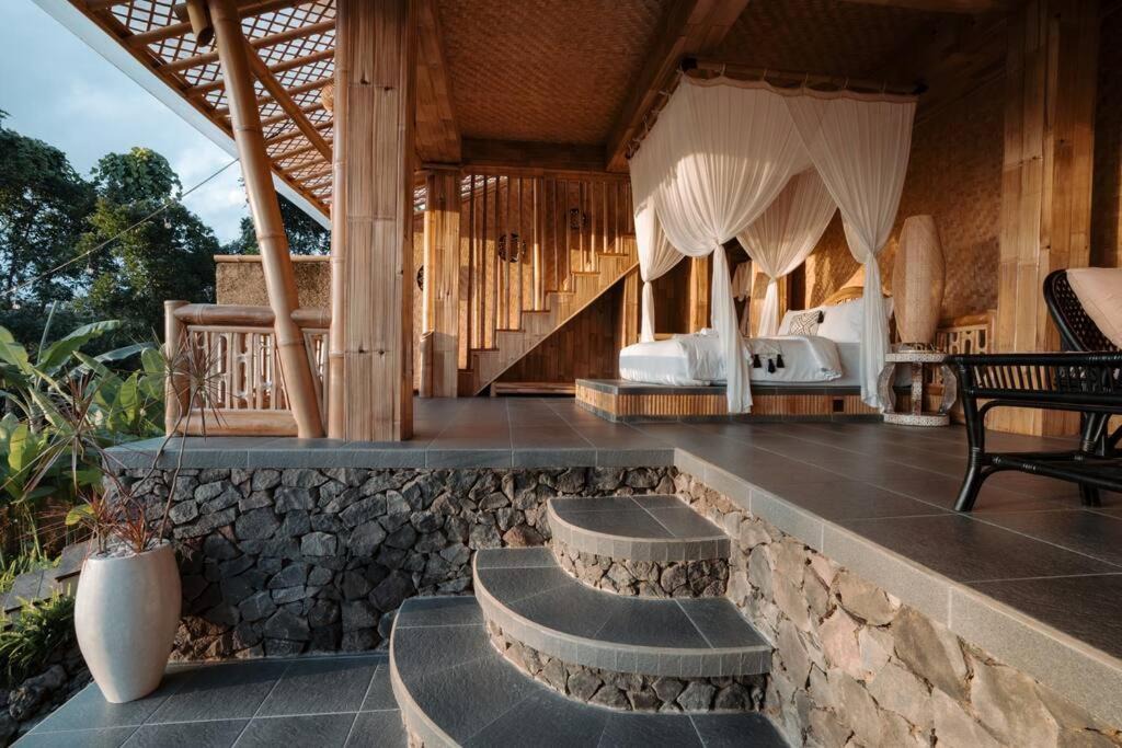 Photo of Patio Balcony in Selat
