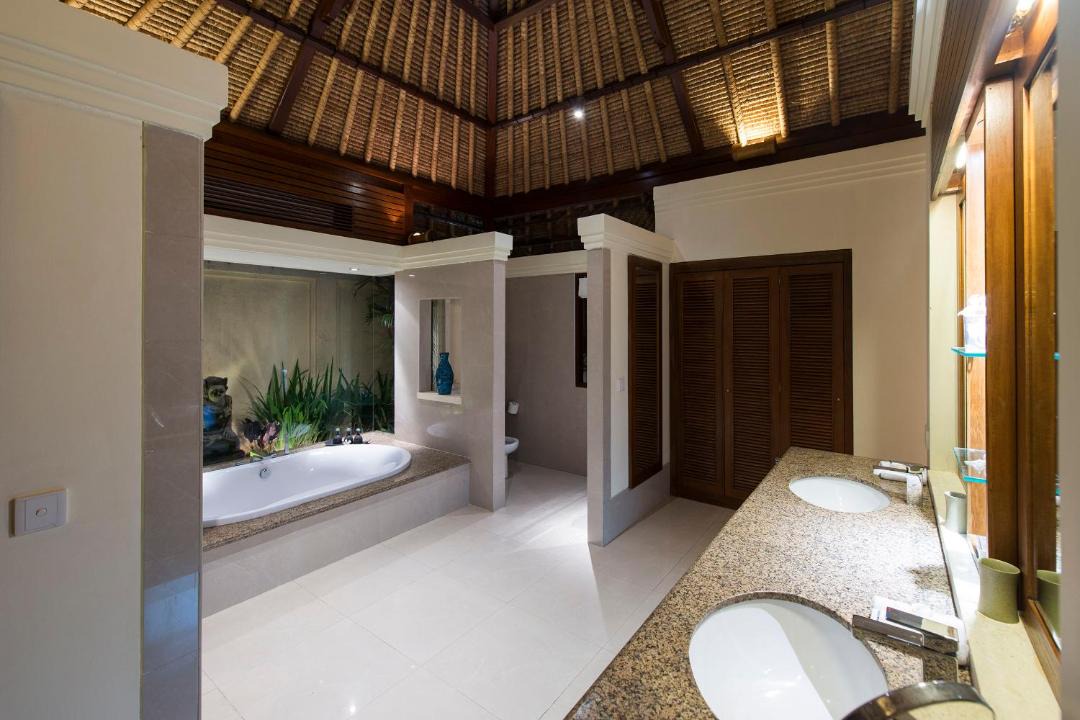 Photo of Bathroom in Mushroom Bay