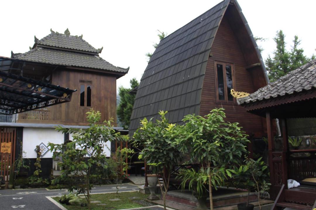 Photo of Buildings in Bedugul