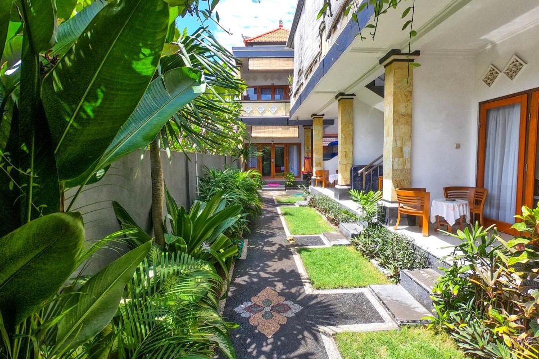 Photo of Buildings in Jungut Batu