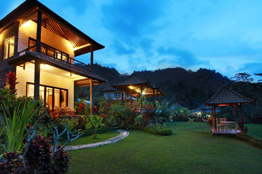 Photo of Others in Selat