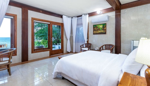 6 Bedroom Beachfront Pool Villa