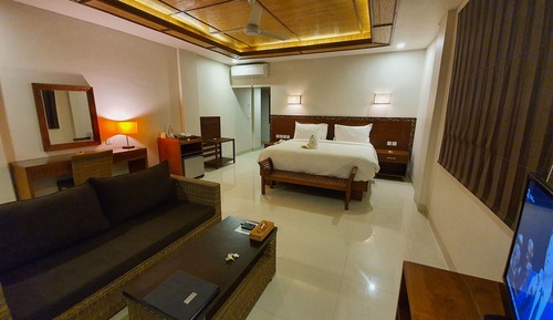 Royal Double Room, 1 King Bed, Sea View, Sea Facing