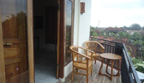 Deluxe Queen Suite