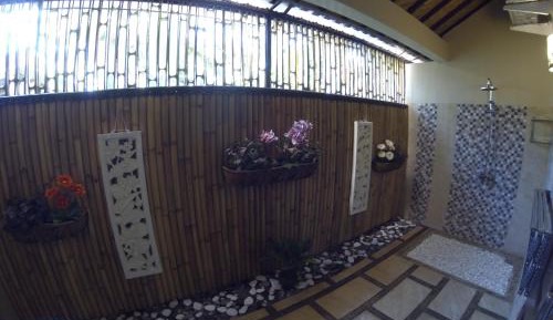 King Suite with Pool View